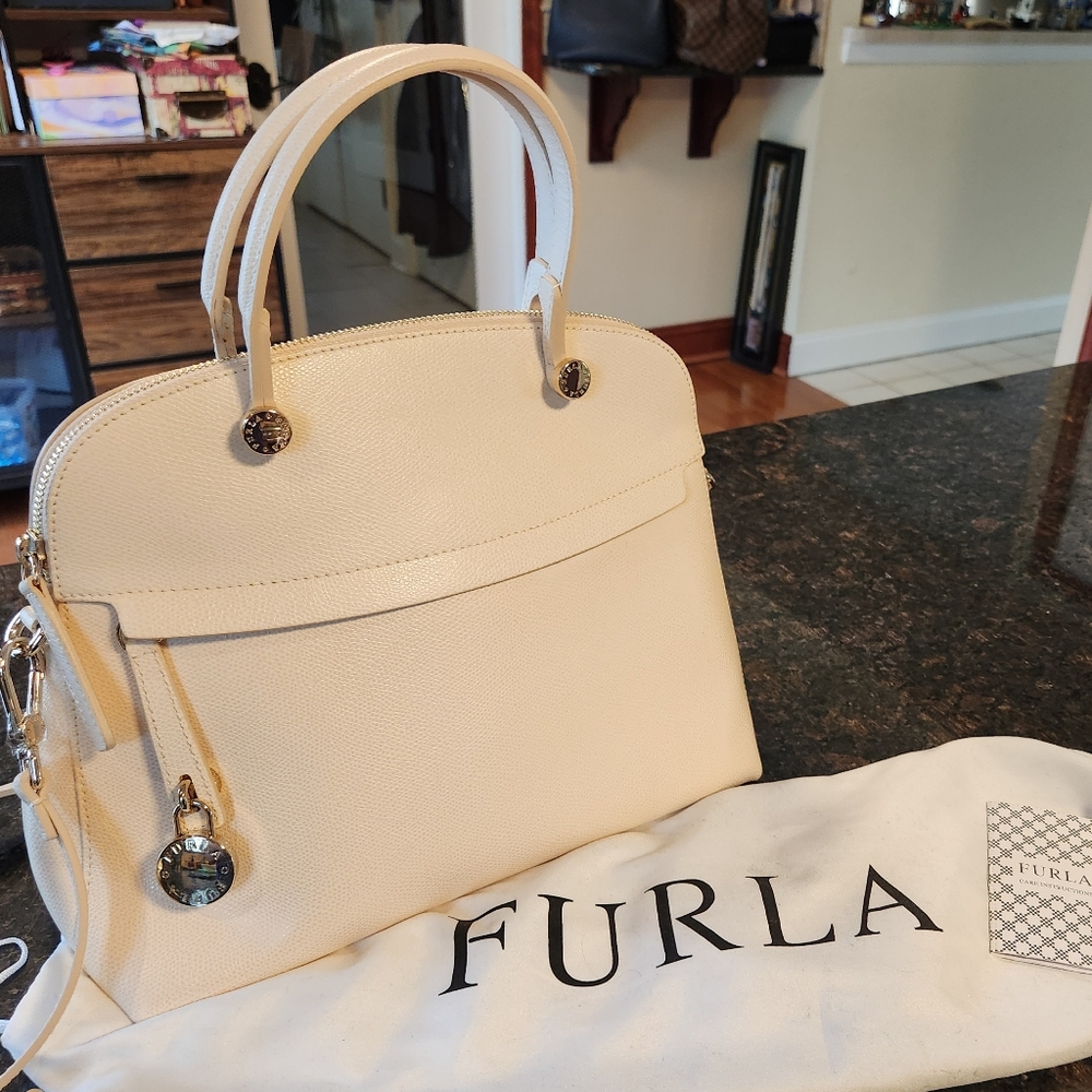 NEW Furla Leather Piper Dome Satchel In Cream, Handbag & Crossbody